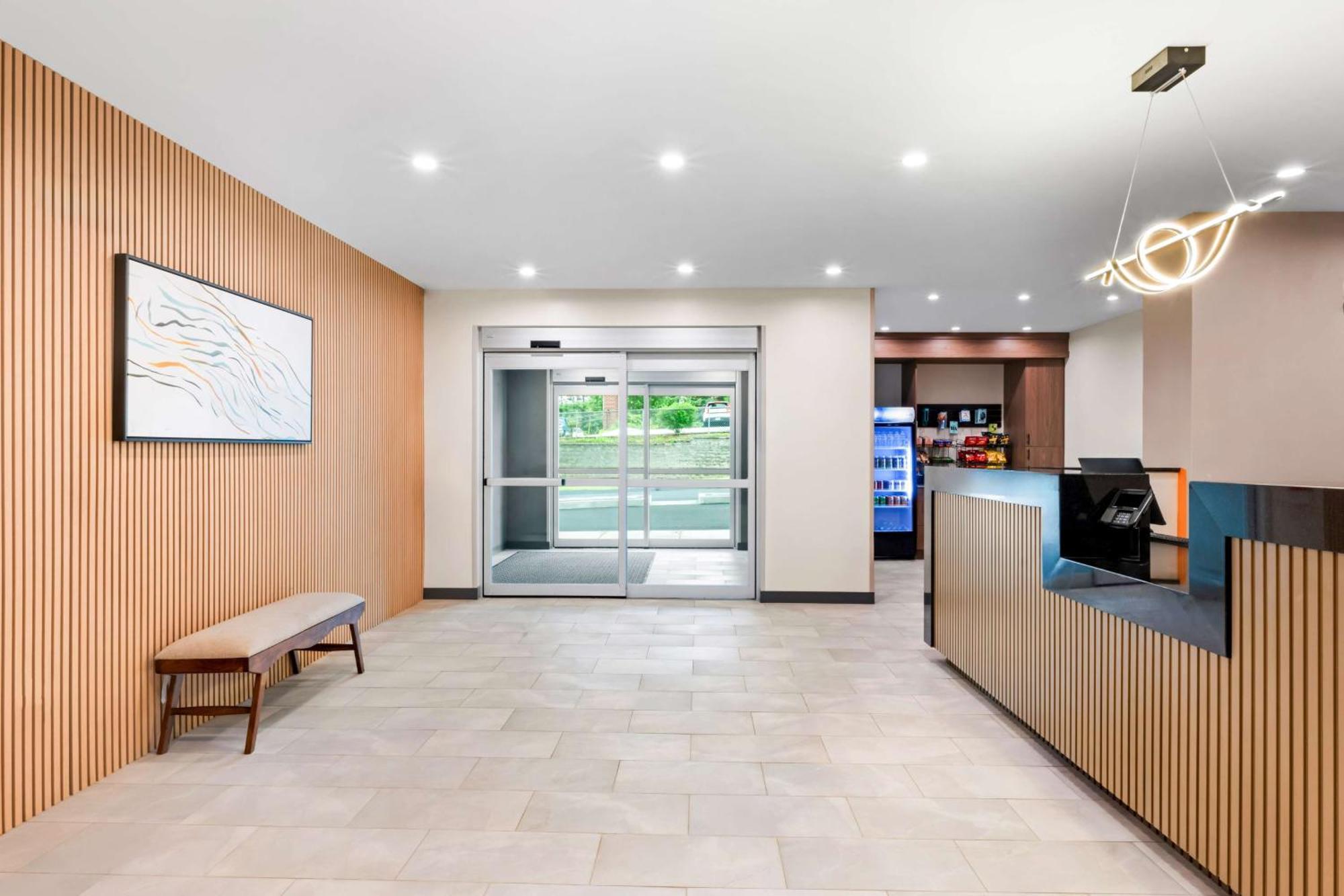 Best Western Niantic - New London, Mystic Area Buitenkant foto