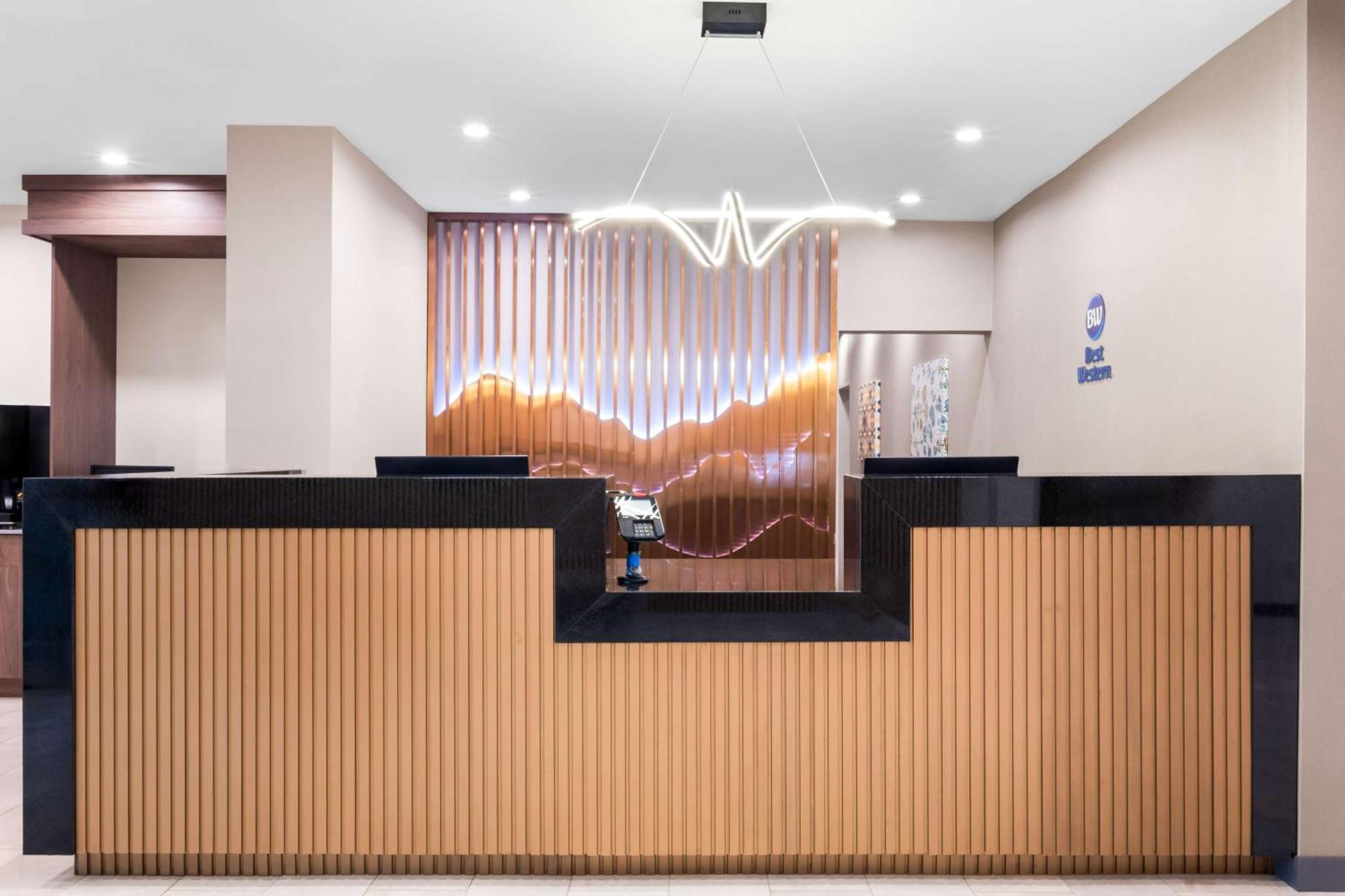 Best Western Niantic - New London, Mystic Area Buitenkant foto
